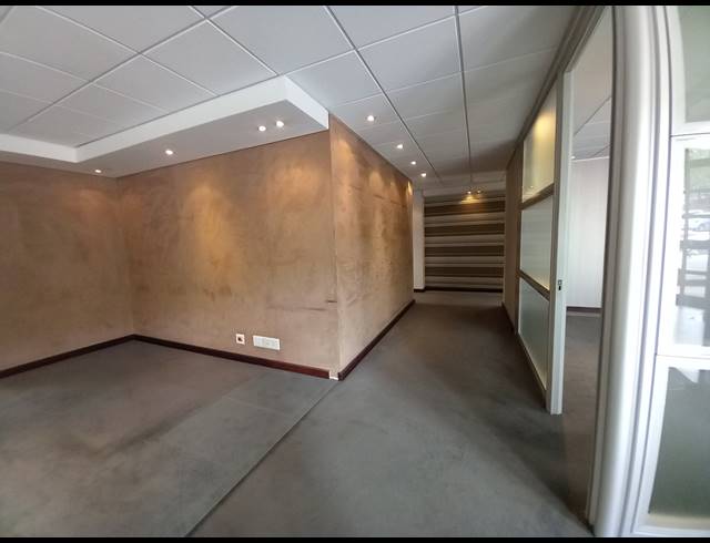 427M² OFFICE TO LET IN BRYANSTON
